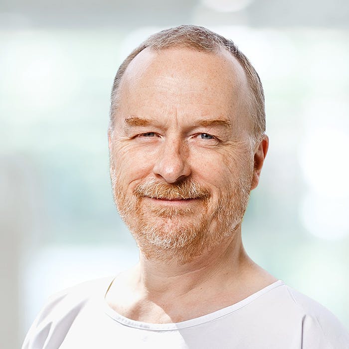 Portrait photo of Dr Andreas Schierz