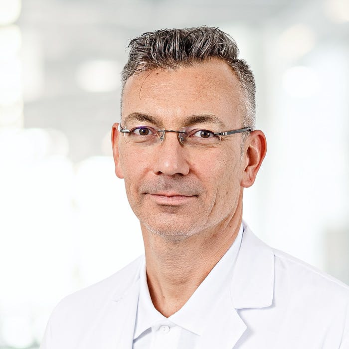 Portrait photo of Dr Tammo Bartnick