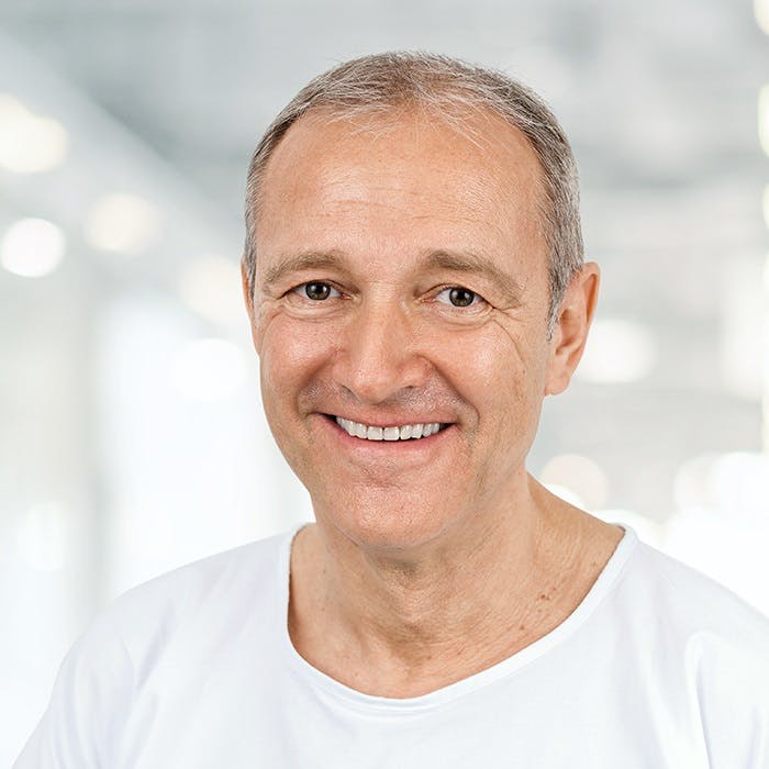 Portrait photo of Peter Schmid